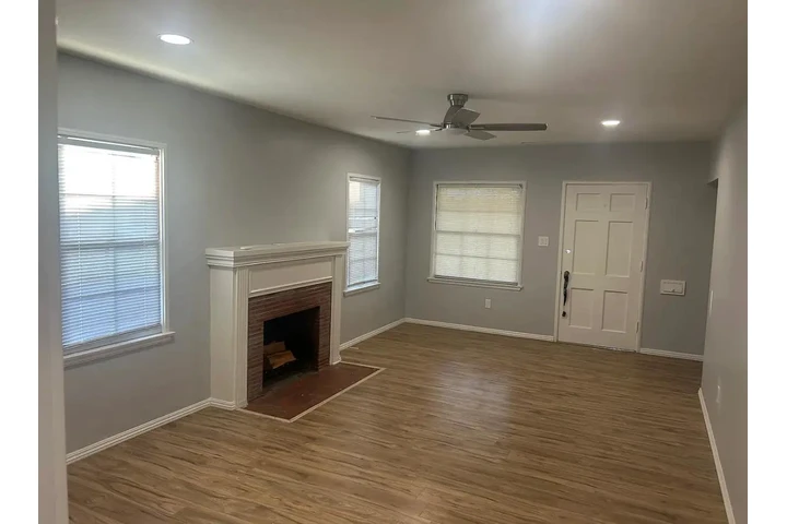 $2750 : Beautiful Single Family Home image 7