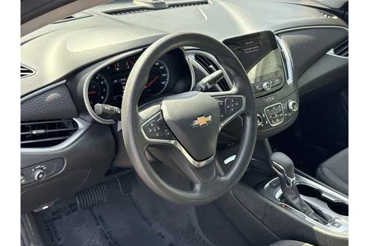 $19600 : Chevrolet Malibu 2025 LT 4dr image 8