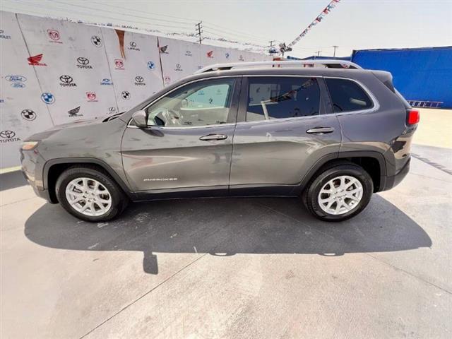 $11995 : Used 2015 Cherokee FWD 4dr La image 6