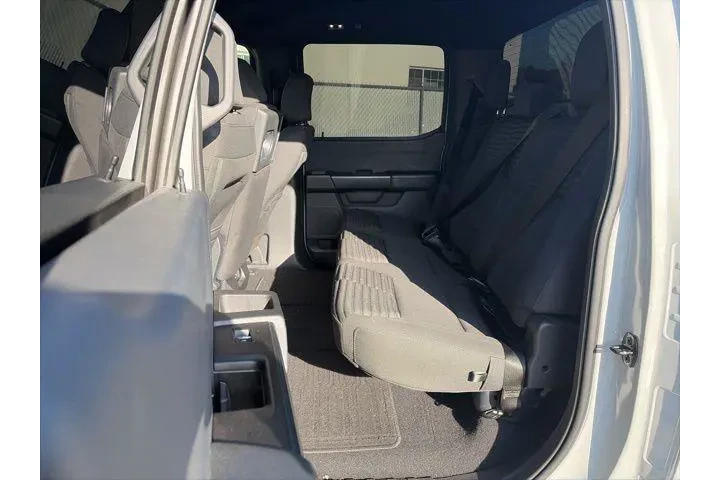 $38200 : Ford F-150 2023 4x2 XL 4dr S image 8