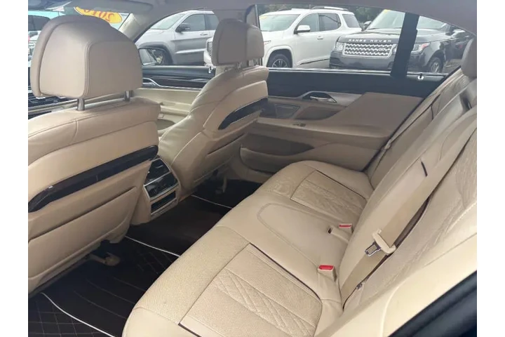 $19950 : 2016 BMW 7 Series 750i xDrive image 9