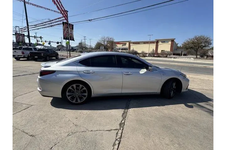 $32587 : Lexus ES 350 2021 F SPORT 4d image 4