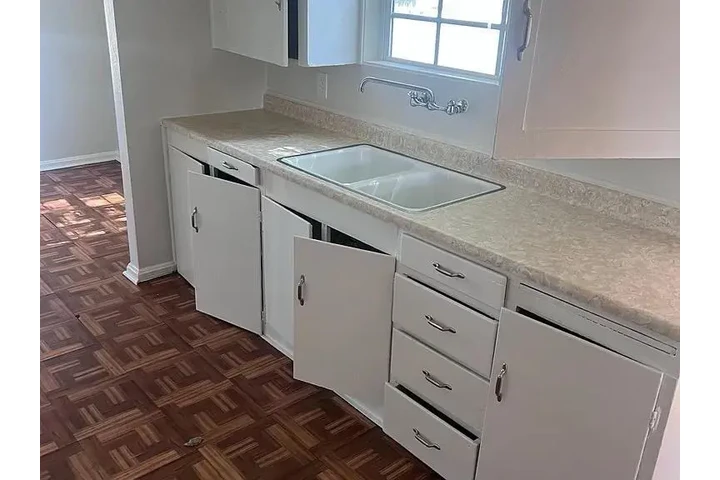 SE RENTA CASITA EN COLTON image 3