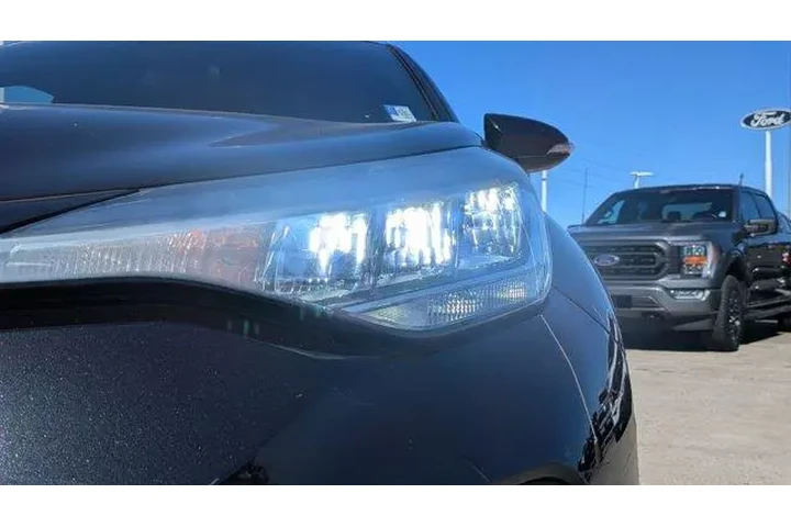 $16995 : Toyota C-HR 2020 XLE 4dr Cro image 9