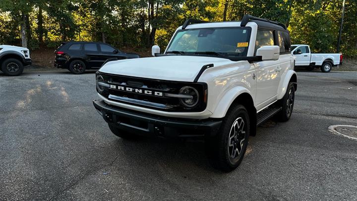 $45700 : PRE-OWNED 2022 FORD BRONCO OU image 1