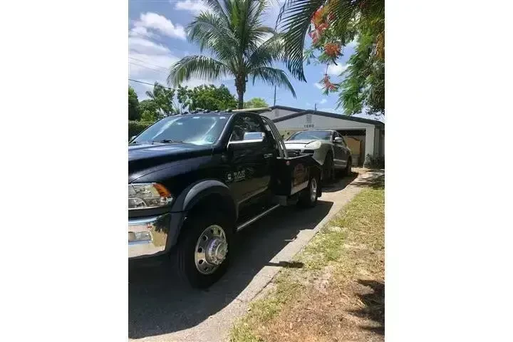 🚗 I Perez Towing Junk Cars 🚨 image 7