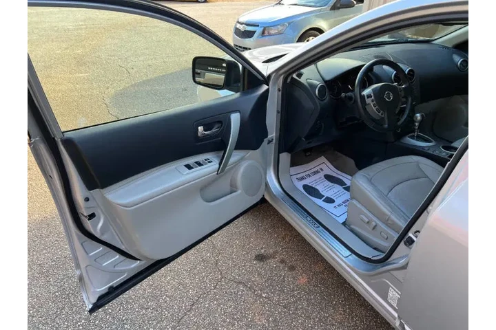 $7999 : 2013 Rogue SV w/SL Package image 9