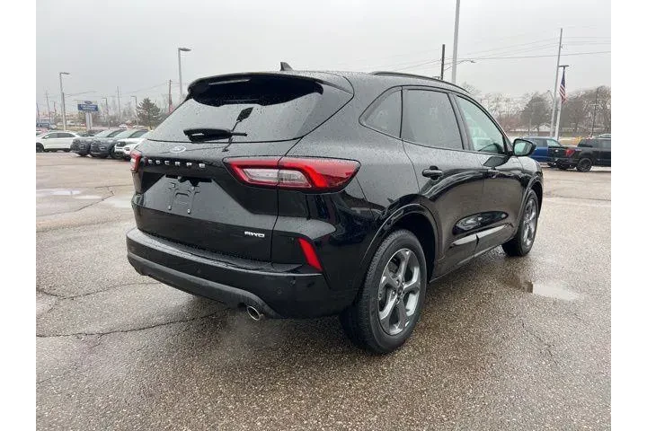 $24732 : Ford Escape 2024 AWD ST-Line image 4