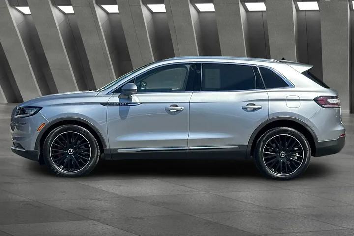 $25500 : Lincoln Nautilus 2021 AWD Re image 8