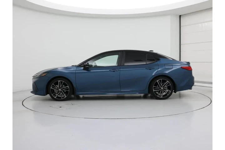 $33998 : Toyota Camry 2025 SE 4dr Sed image 3