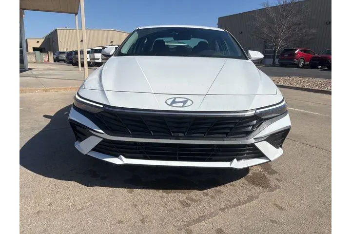 $23998 : Hyundai ELANTRA Hybrid 2025 image 6