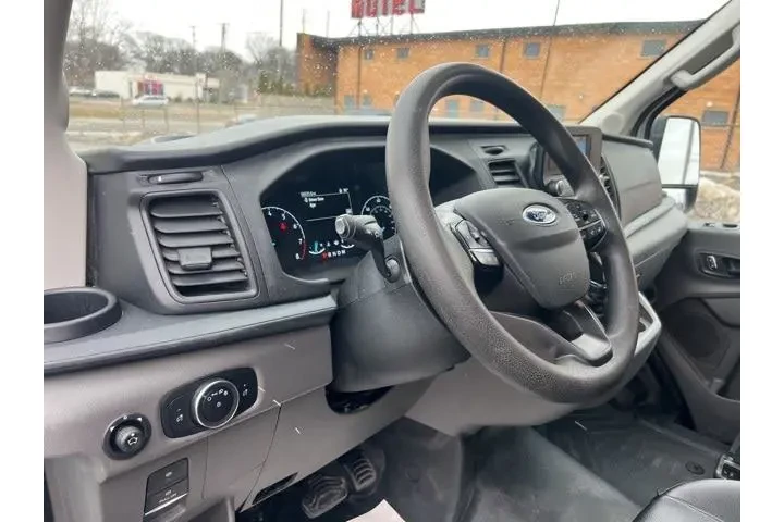 $35568 : Ford Transit 2023 250 3dr LW image 7