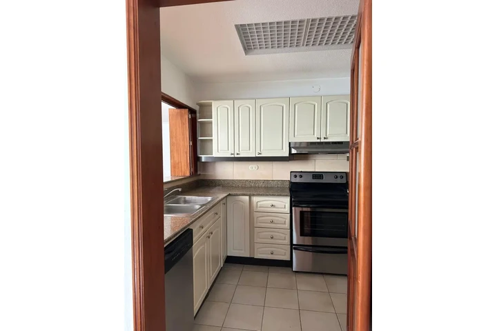 $1100 : Apartamento en Renta en Zona 1 image 5