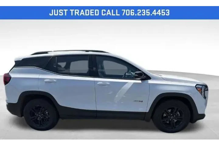 $25177 : GMC Terrain 2023 AWD AT4 4dr image 1