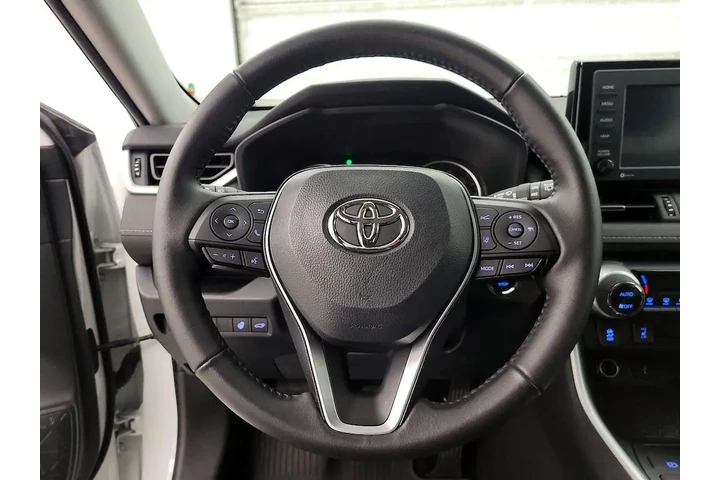 $33998 : Toyota RAV4 2022 AWD XLE Pre image 10