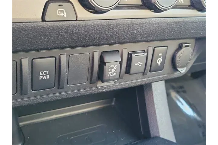 $33691 : Toyota Tacoma 2023 4x2 TRD S image 10