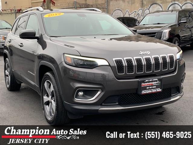 Used 2019 Cherokee Limited 4x image 7