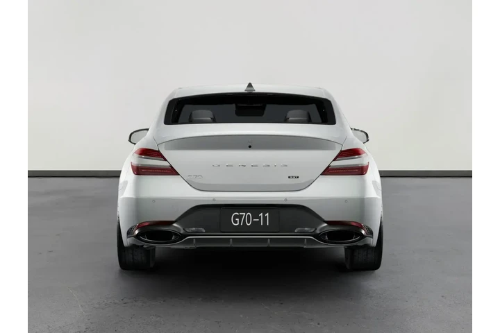 Genesis G70 2025 3.3T Sport image 9