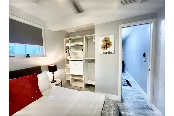 $1900 : Coral Gables cerca apto 1/1 . image 8