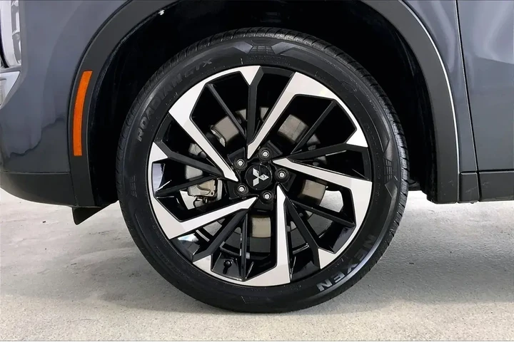 $23203 : Mitsubishi Outlander 2024 AW image 8
