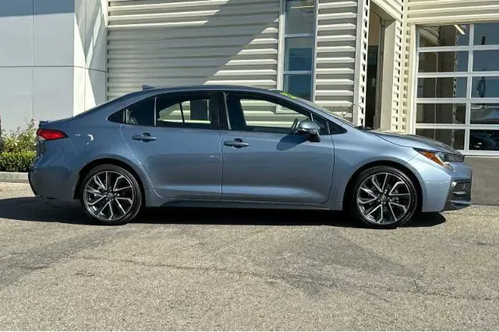 $20775 : Toyota Corolla 2022 SE 4dr S image 2