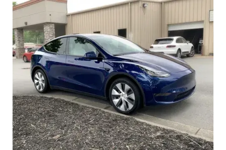 $33900 : 2020 MODEL Y LNG RN image 1