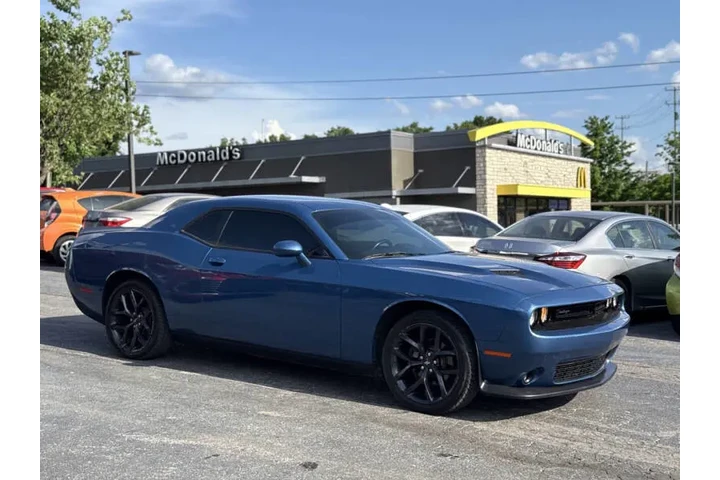 $18995 : 2021 Challenger SXT image 4