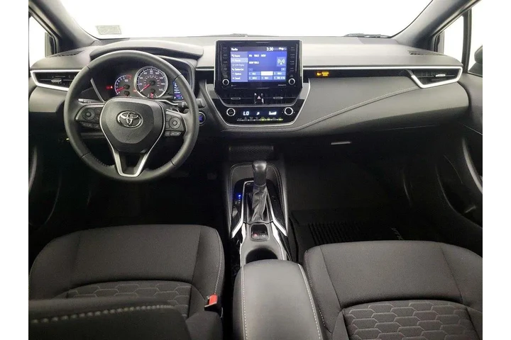 $22998 : Toyota Corolla Hatchback 202 image 9