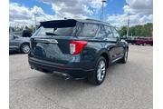$27785 : Ford Explorer 2022 AWD Limit thumbnail