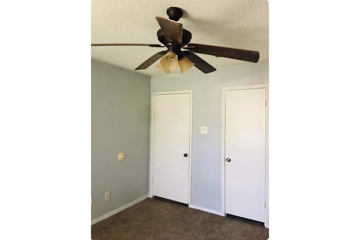 $750 : CUARTO EN RENTA EN KATY image 1