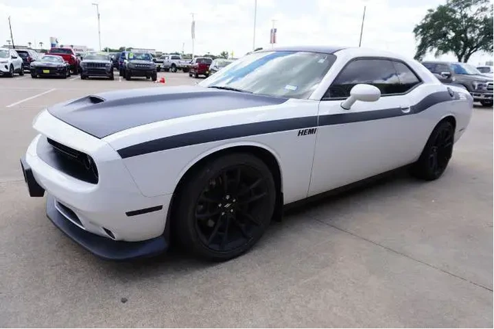 $39775 : Dodge Challenger 2021 R/T Sc image 3