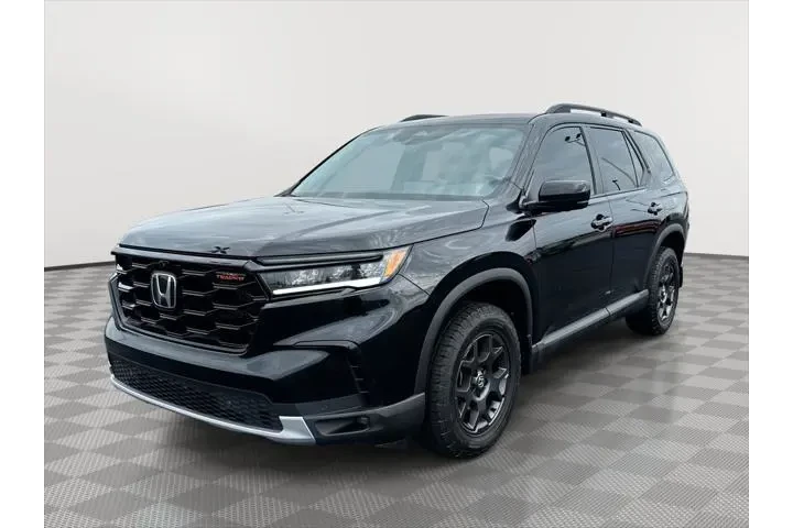 $38000 : Honda Pilot 2024 AWD TrailSp image 1
