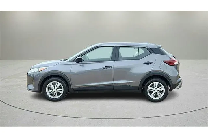 $18787 : Nissan Kicks Play 2025 S 4dr image 4