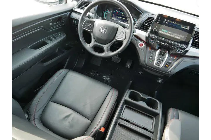 $38000 : Honda Odyssey 2024 Sport 4dr image 9