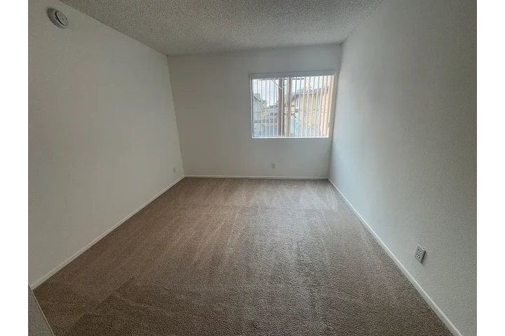 $1150 : Renta Depto 1Rec 1Baño + Park image 6