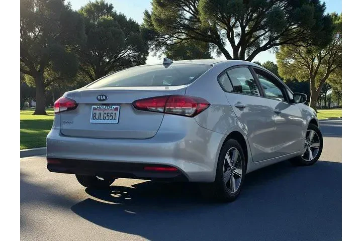 $11500 : Kia Forte 2018 LX 4dr Sedan image 5