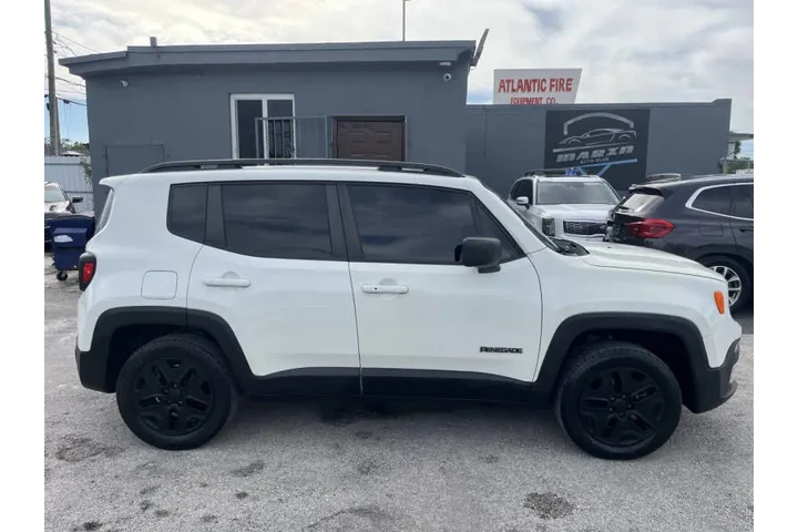 $8500 : 2018 Renegade Sport image 3