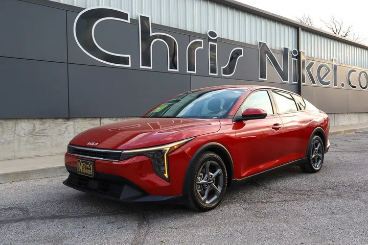 $18988 : 2025 K4 LXS FWD image 1