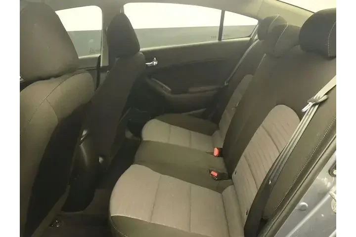 $12952 : Kia Forte 2018 S 4dr Sedan image 10