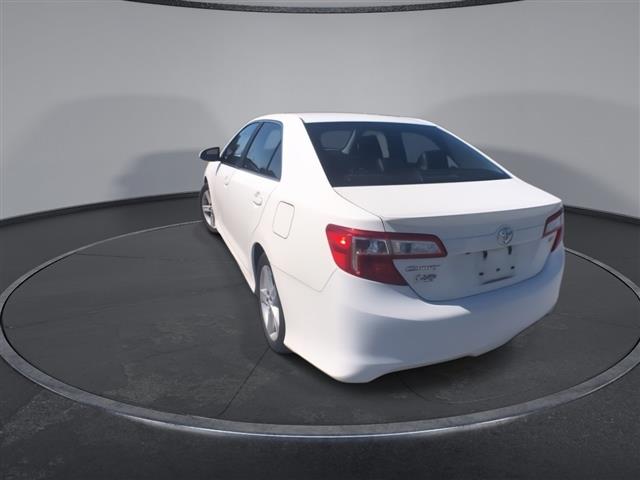 $13400 : PRE-OWNED 2014 TOYOTA CAMRY SE image 7