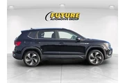 $20988 : Volkswagen Taos 2024 AWD SE thumbnail