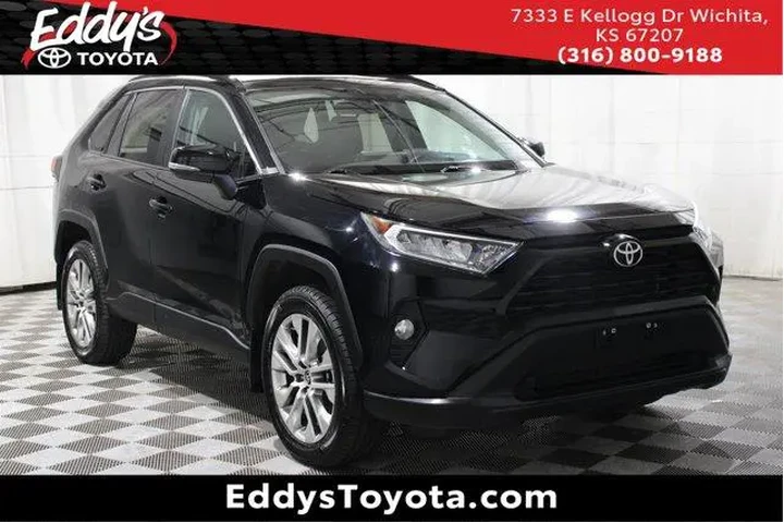 $29998 : Toyota RAV4 2021 AWD XLE Pre image 1