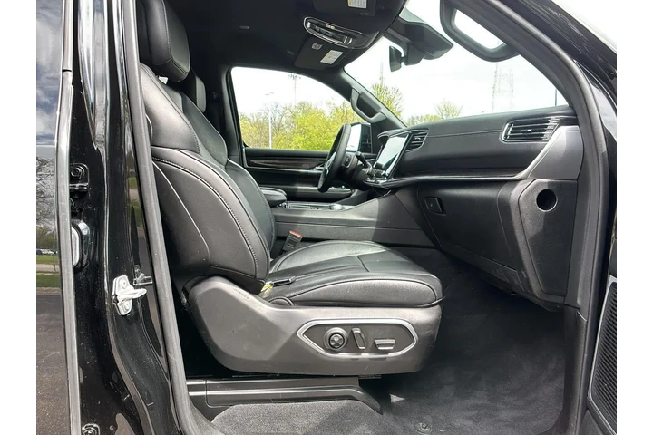 $46997 : 2024 Wagoneer L image 10