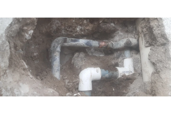 Plomero quito Norte 24 horas image 2