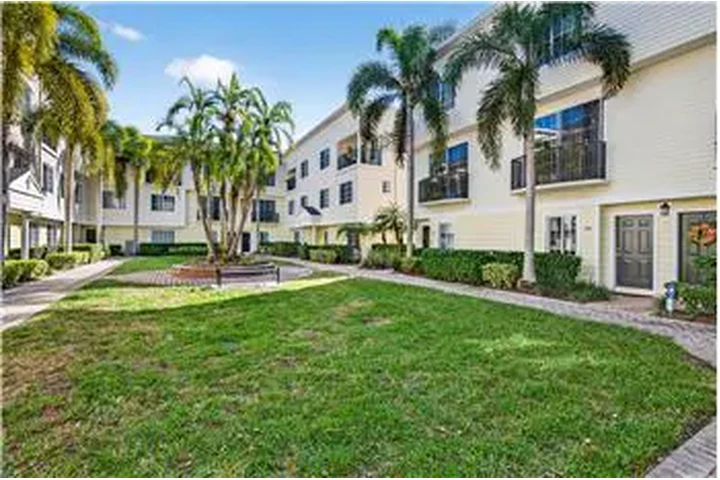 $2200 : Rental property with 2 bedro image 1