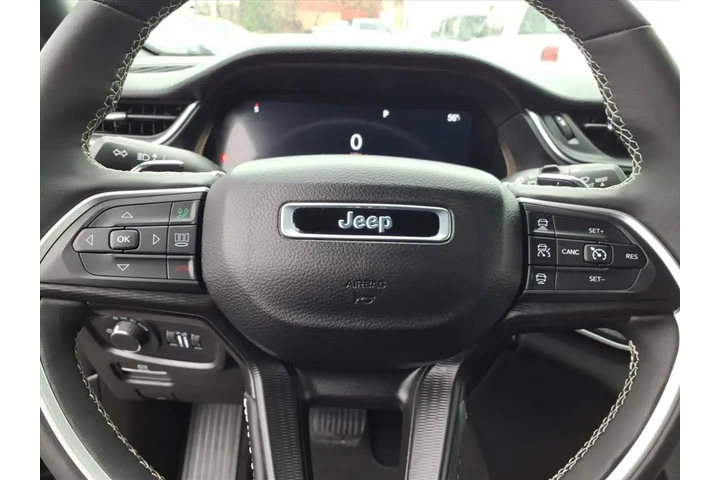 $32500 : Jeep Grand Cherokee 2024 4x4 image 5