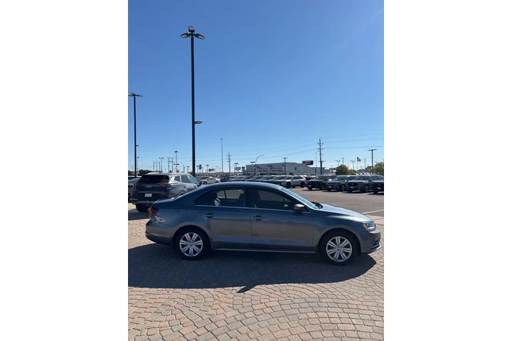 $10990 : 2017 Jetta 1.4T S image 4