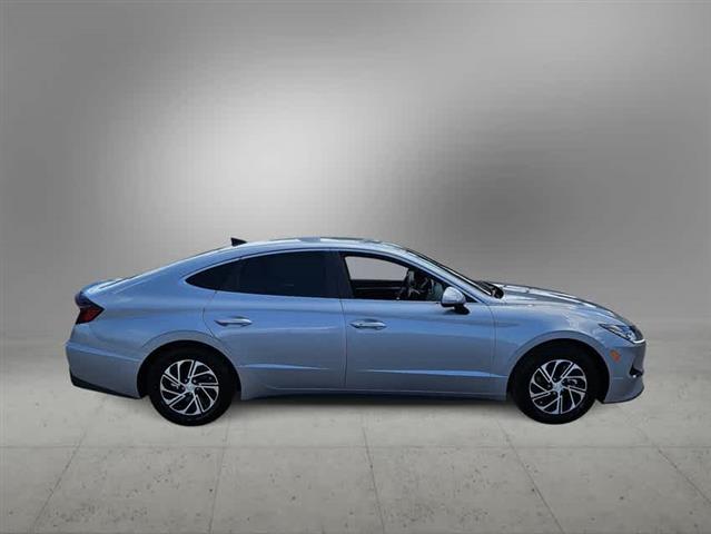 $25999 : Pre-Owned 2023 Hyundai Sonata image 9