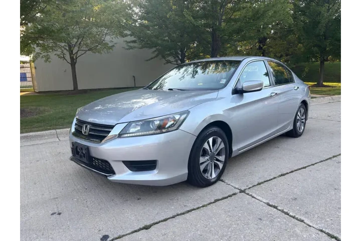 $9997 : 2013 Accord LX image 4