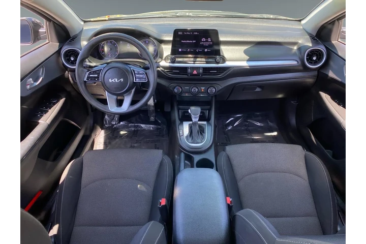 $19723 : Kia Forte 2023 LXS 4dr Sedan image 10